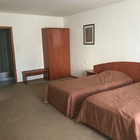 Family Hotel Odessa Szevlievo Kültér fotó