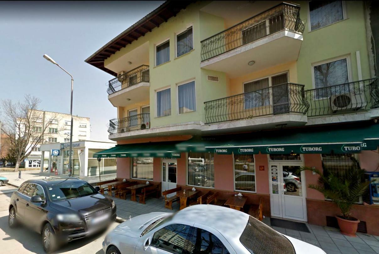 Family Hotel Odessa Szevlievo Kültér fotó