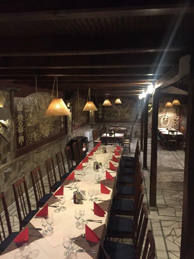 Family Hotel Odessa Szevlievo Kültér fotó