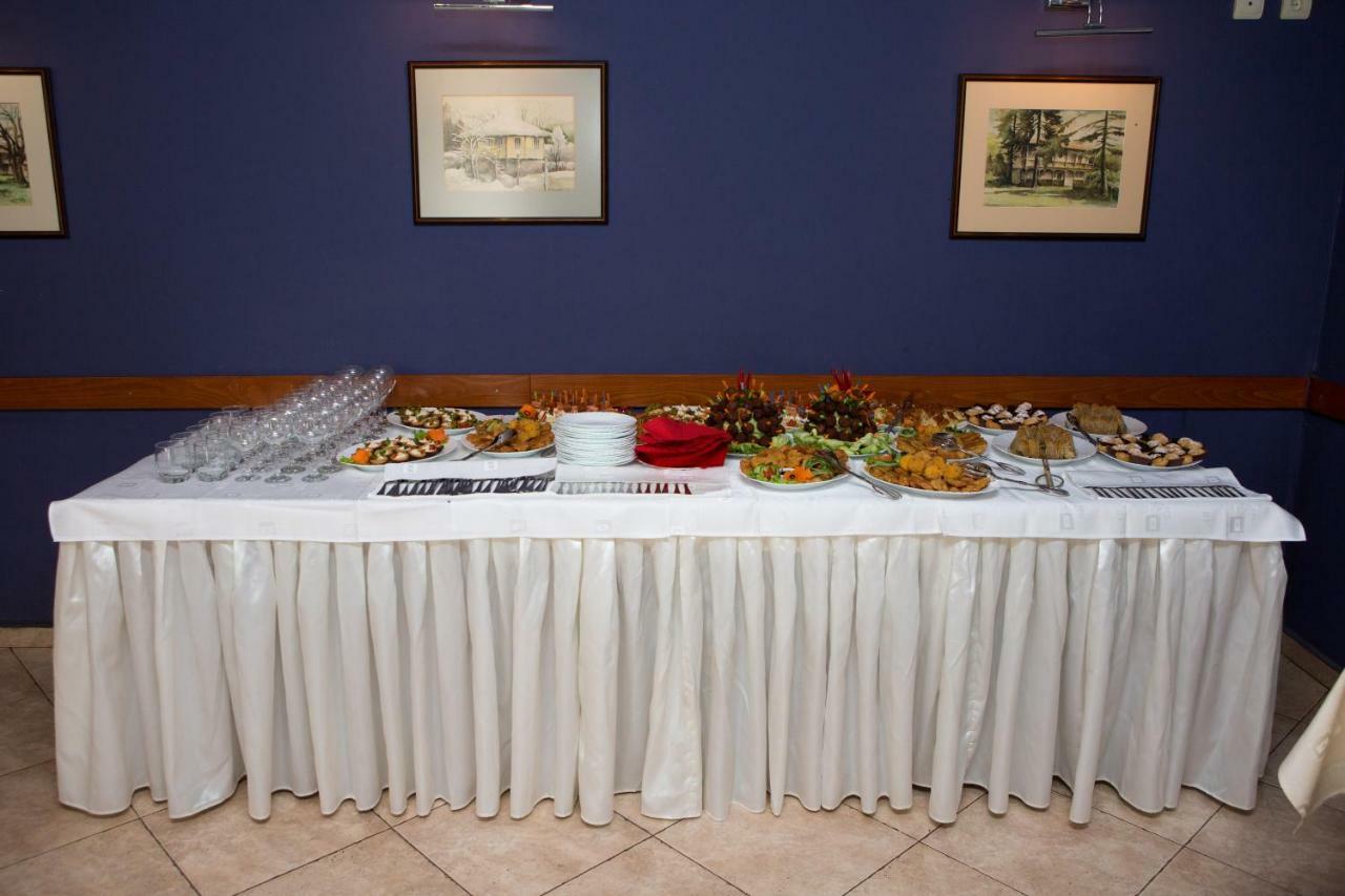Family Hotel Odessa Szevlievo Kültér fotó