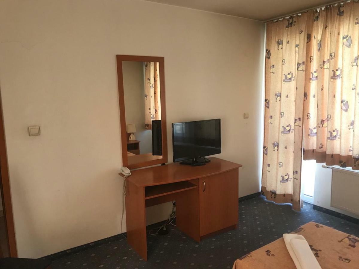 Family Hotel Odessa Szevlievo Kültér fotó