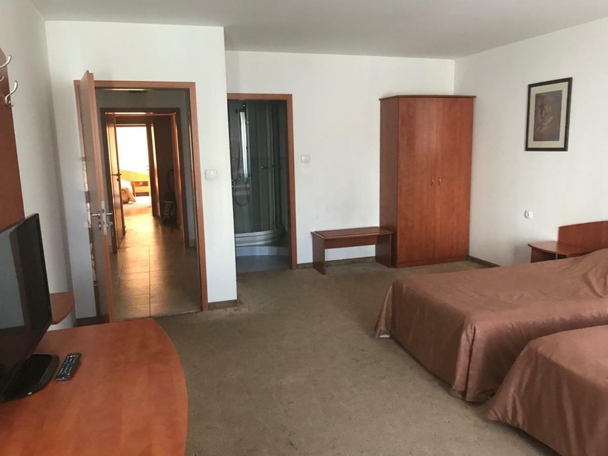 Family Hotel Odessa Szevlievo Kültér fotó