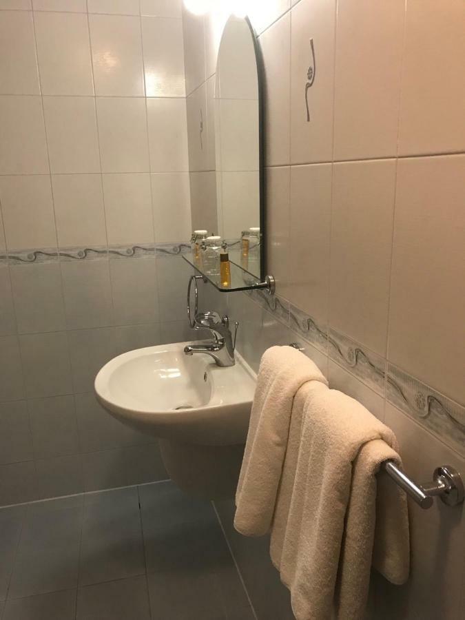 Family Hotel Odessa Szevlievo Kültér fotó