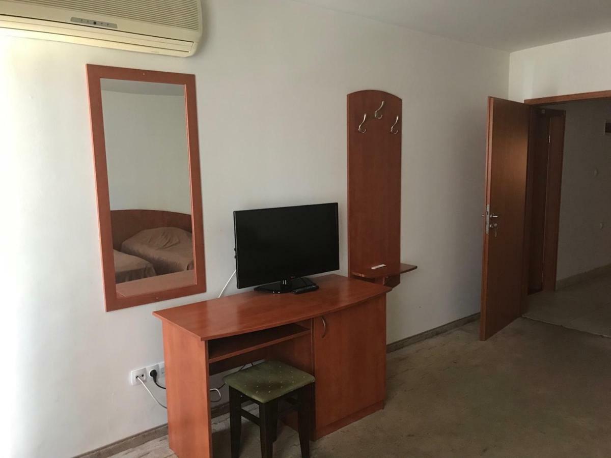 Family Hotel Odessa Szevlievo Kültér fotó
